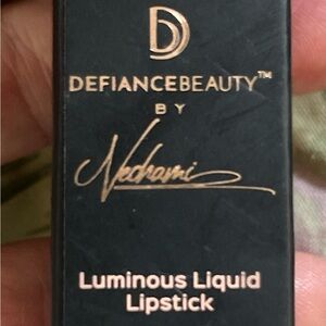 Defiance Beauty Luminous Liquid Lipstick 4.3ml